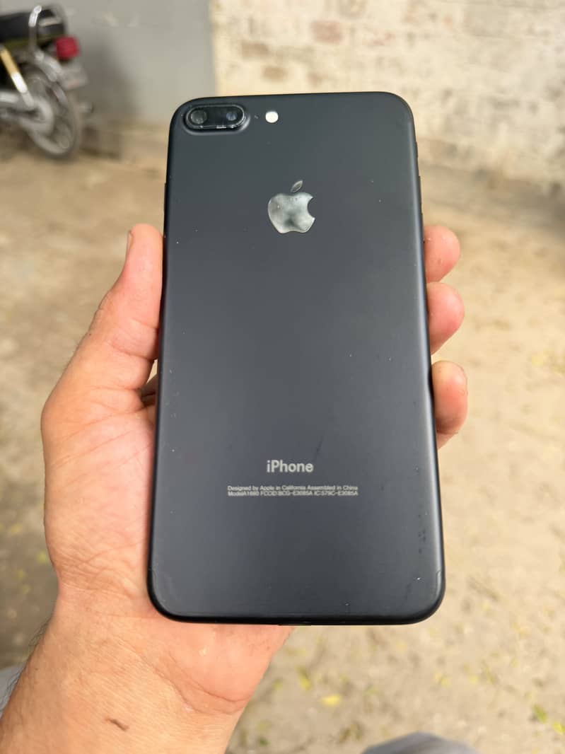 Apple iPhone 7 Plus 5