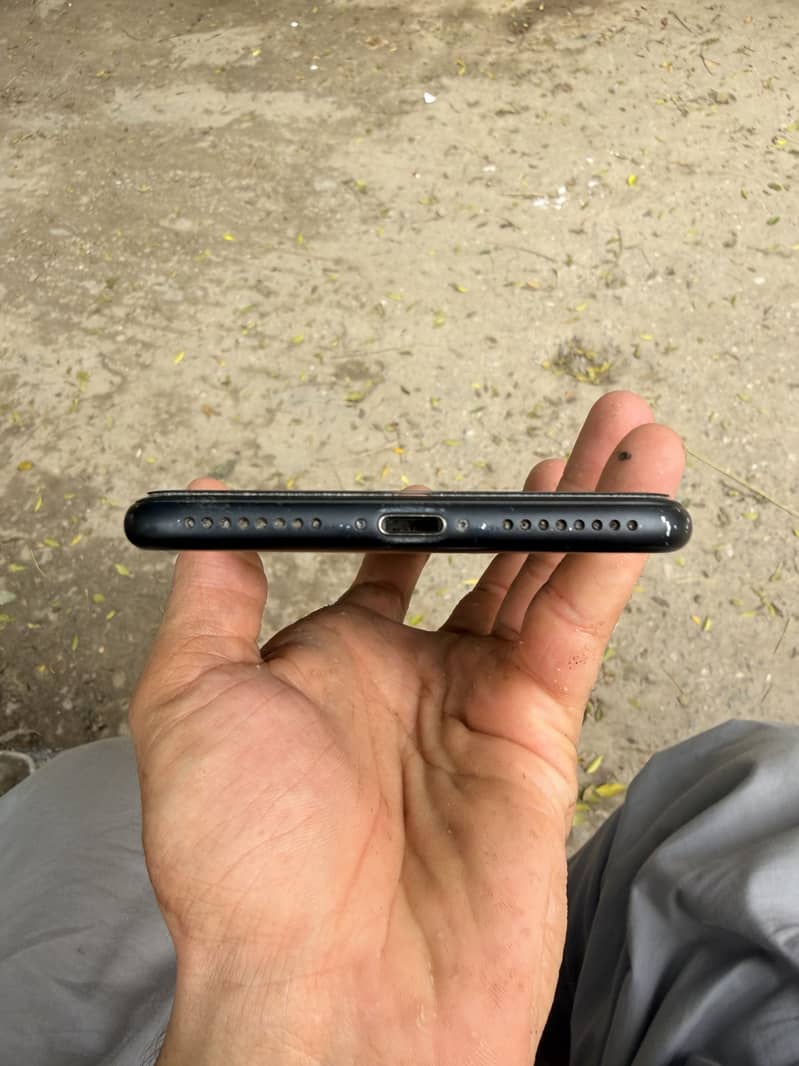 Apple iPhone 7 Plus 10