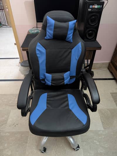 Selling Full Gaming setup with chair and desk