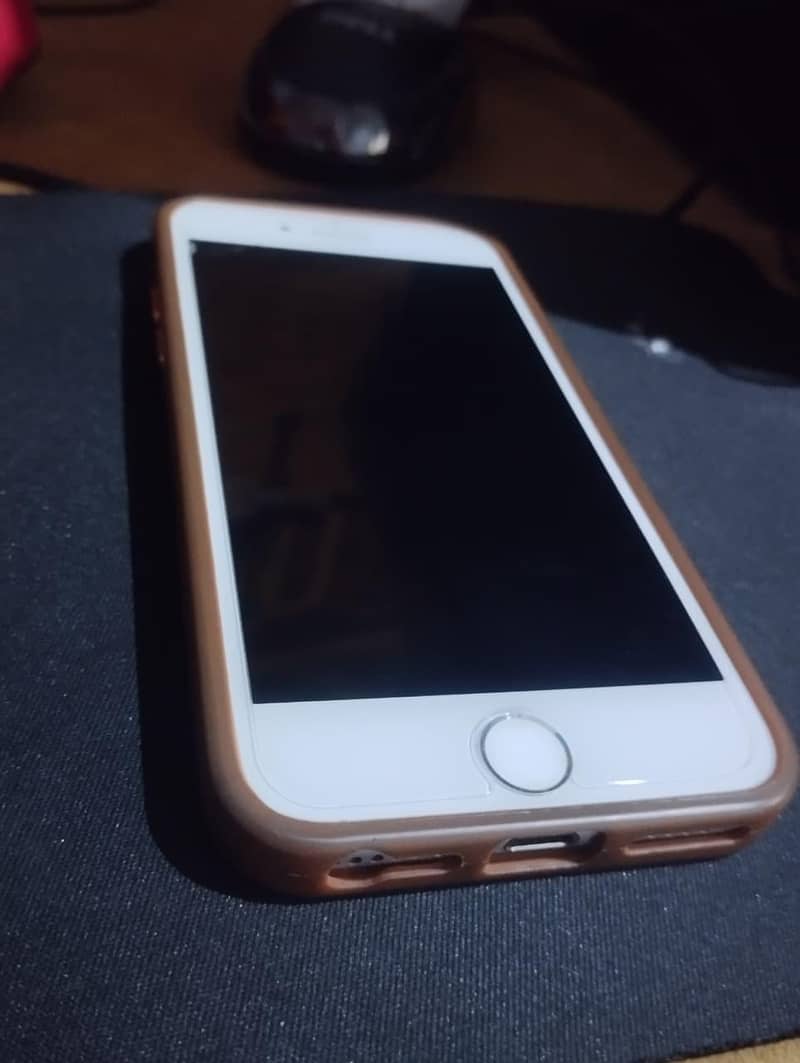 Apple iPhone 7 4