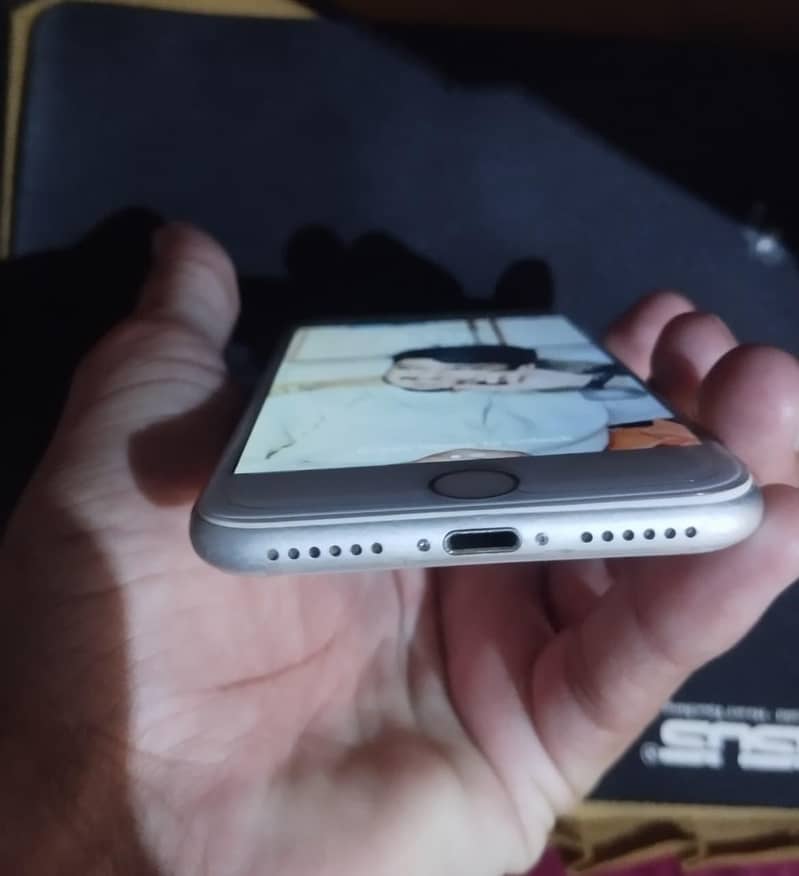 Apple iPhone 7 6