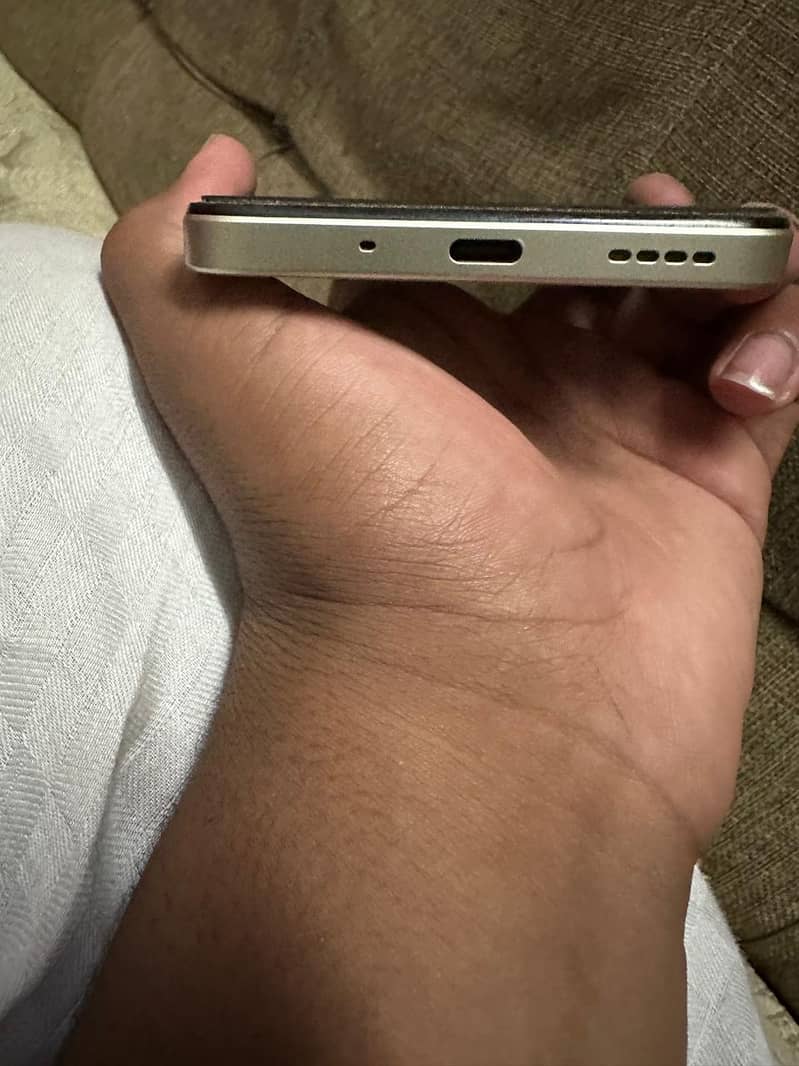 Realme C75 1