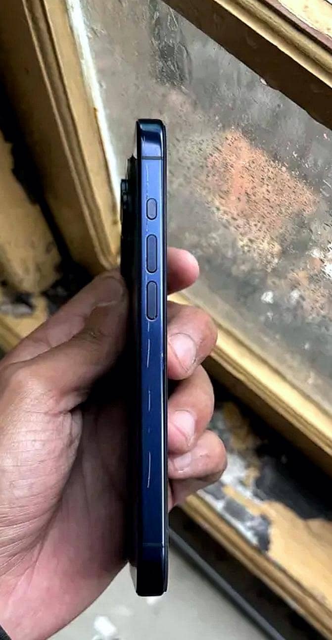 Apple iPhone 15 Pro/100 bettry helth%JV 3