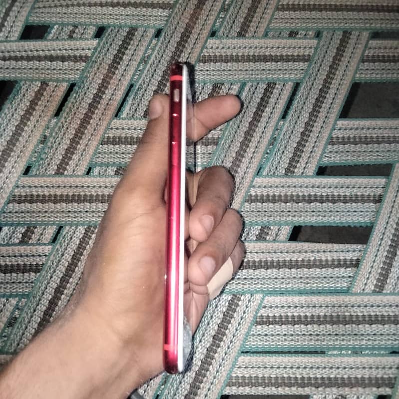 Apple iPhone 8 3