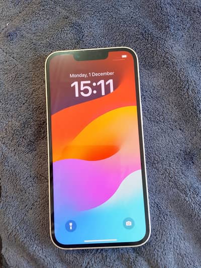 Apple iPhone 13