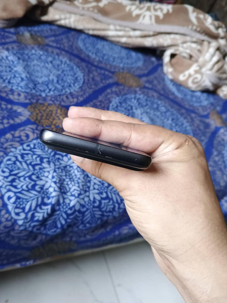 Google Pixel 8 4