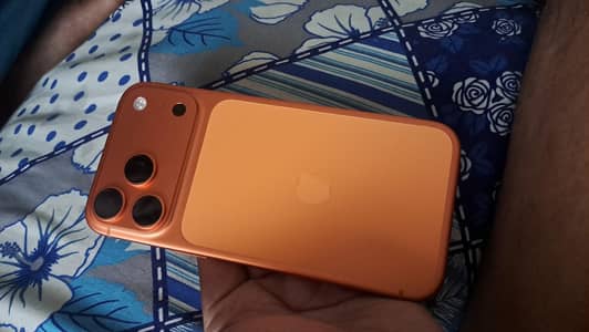 17 pro max 256 gb j. v 10/10 only 9 cycle with box
