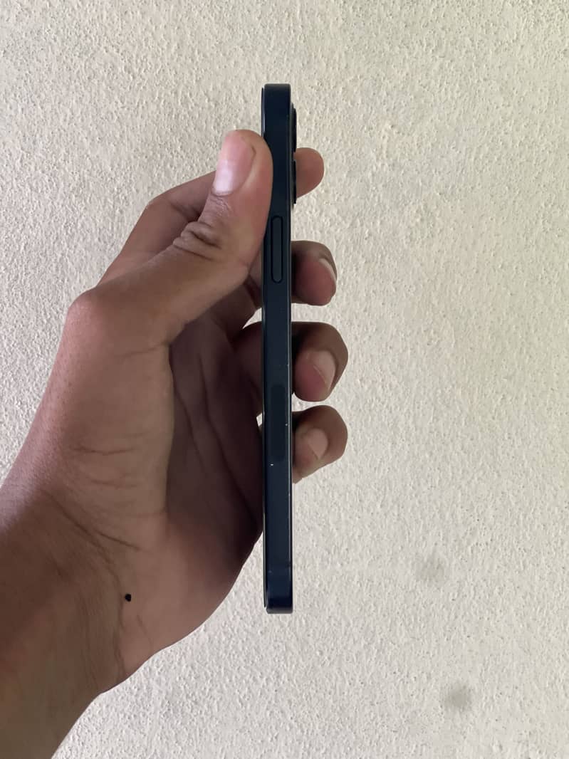 Apple iPhone 12 3