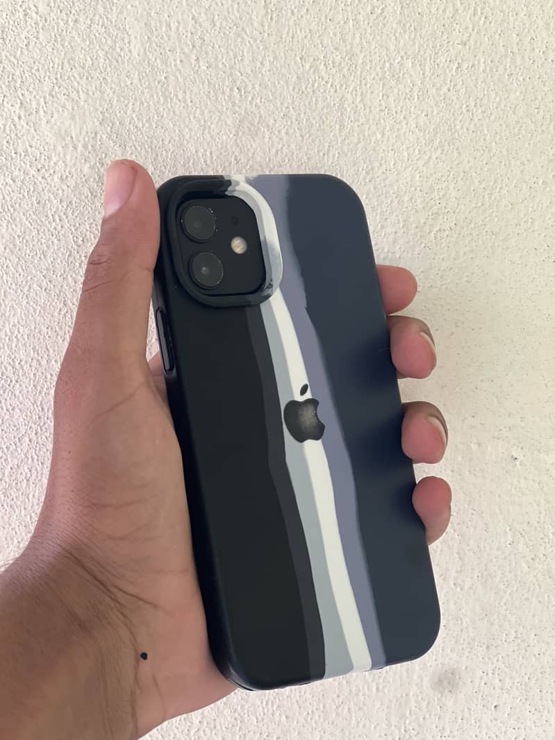 Apple iPhone 12 4