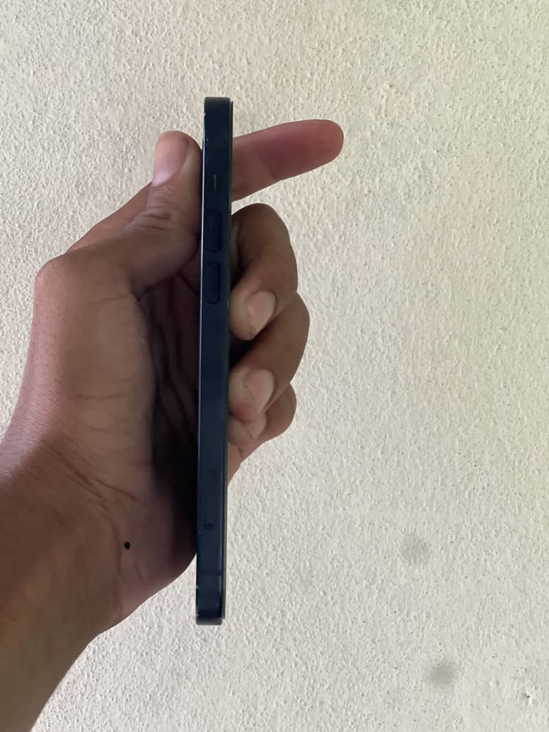 Apple iPhone 12 6