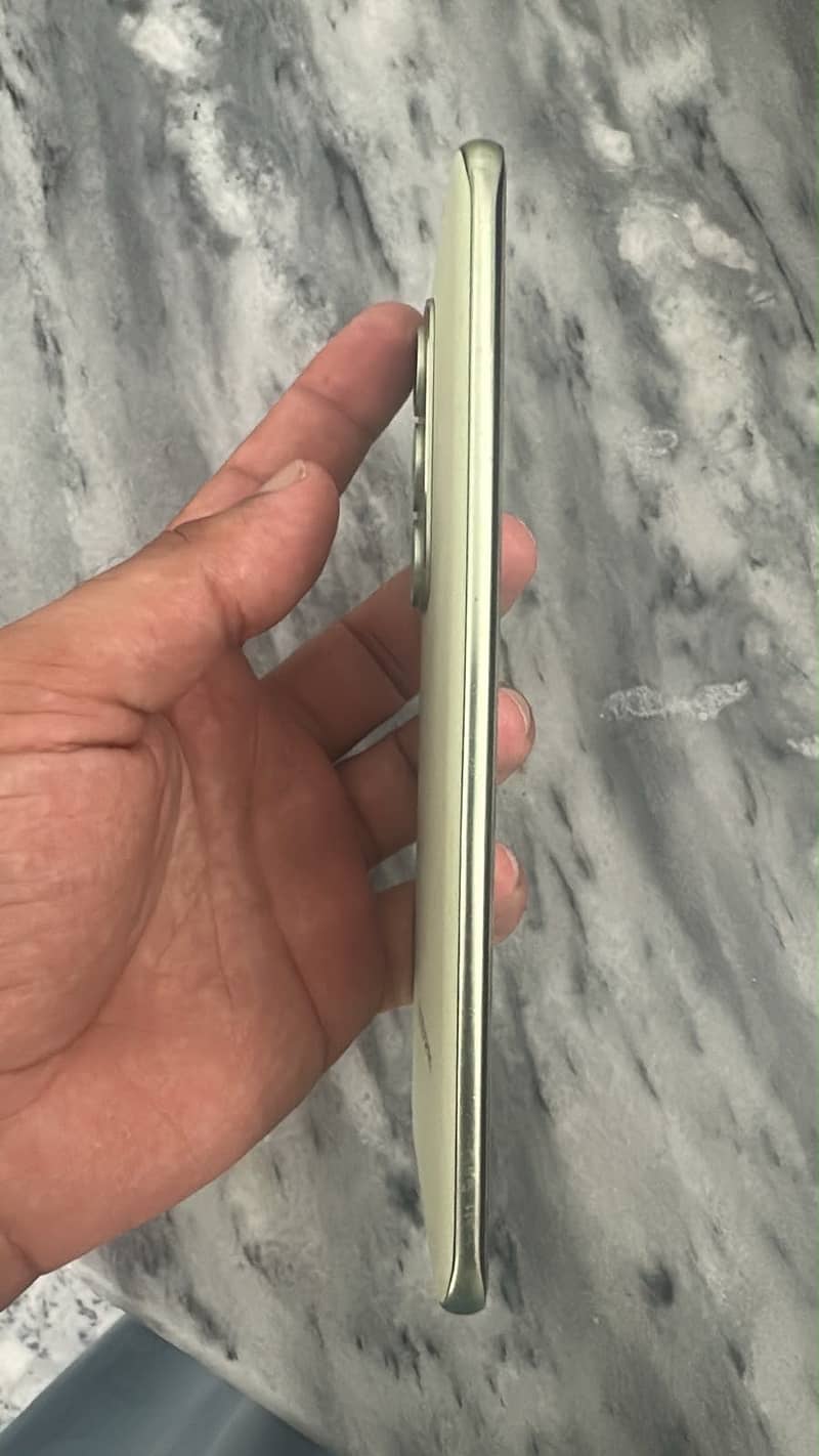 TECHNO Spark 40 pro Plus 2