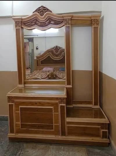 Dressing Table for sale in good condition