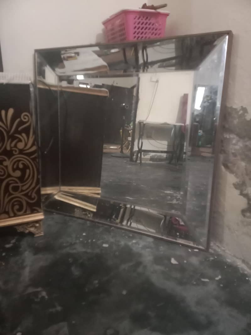 solid frame miror 1