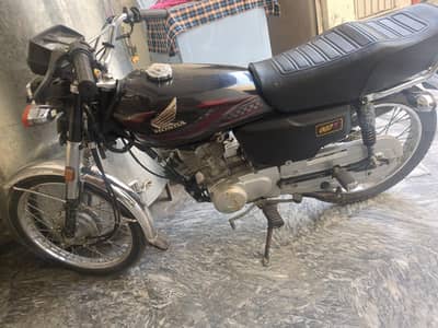 125sale good condition 03067796683