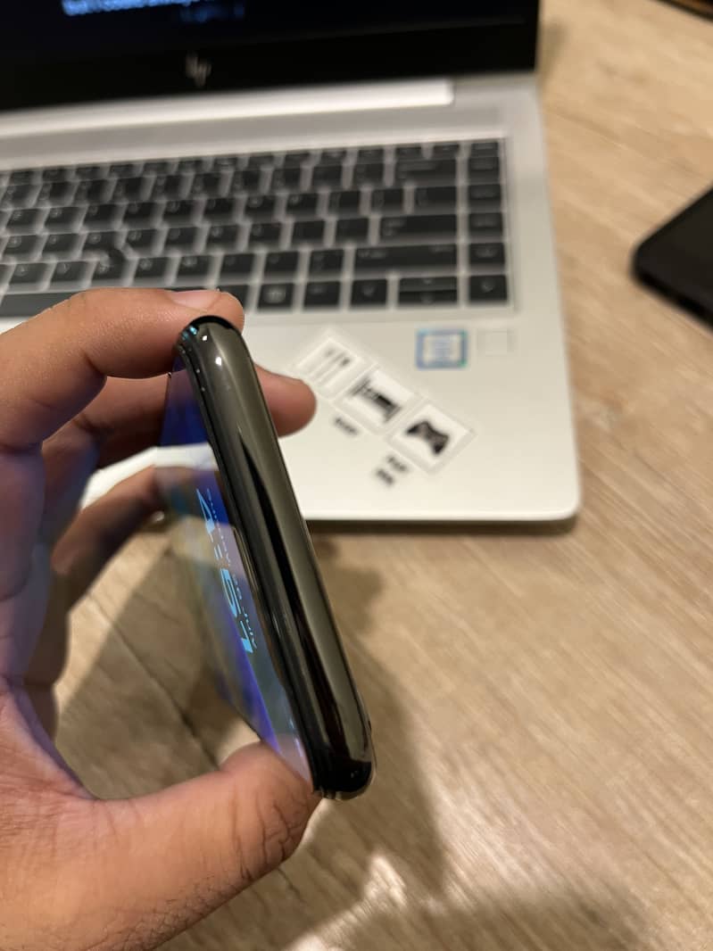 iPhone X 3