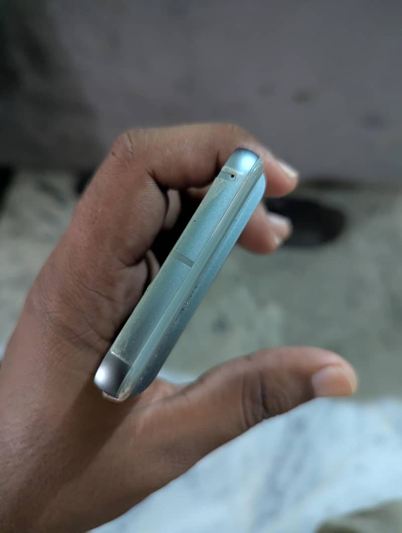 Google Pixel 8 5