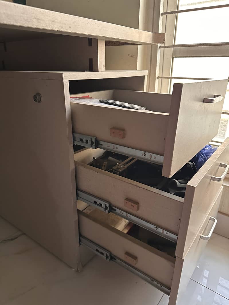 Large Size Table 9/10 condition 2