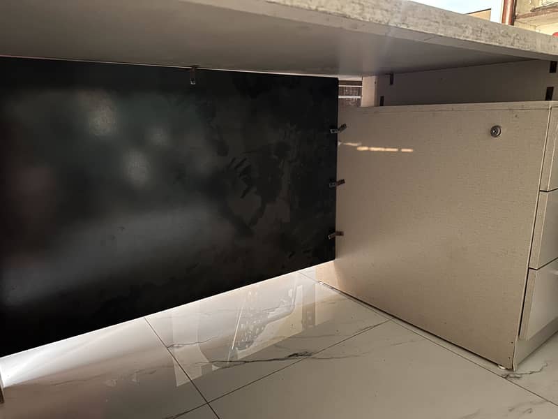 Large Size Table 9/10 condition 3