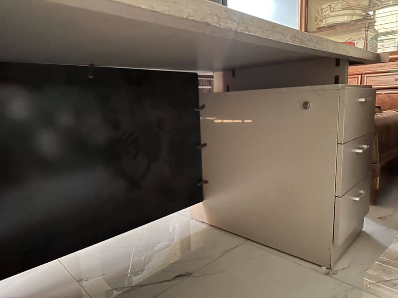 Large Size Table 9/10 condition 4