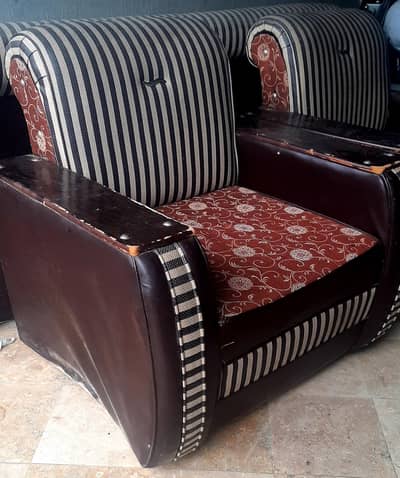 3 seater and 1 seater