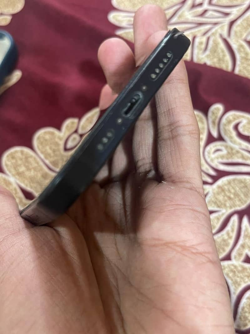 Apple iPhone 12 0