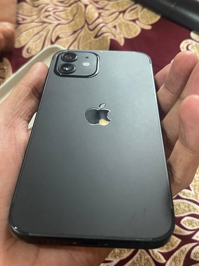 Apple iPhone 12 11