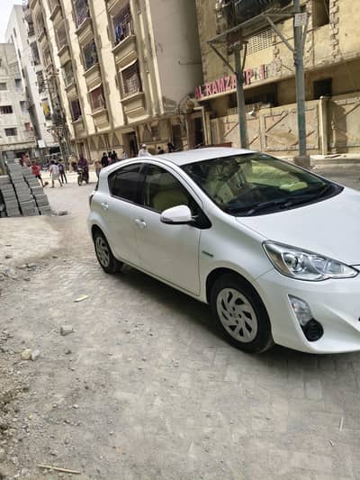 Toyota Aqua 2015