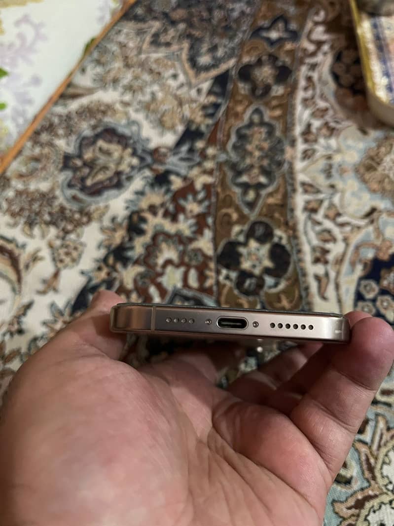 iphone 16 pro max 1