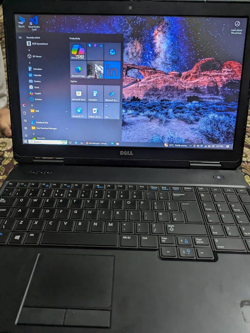 Dell latitude E5540 0