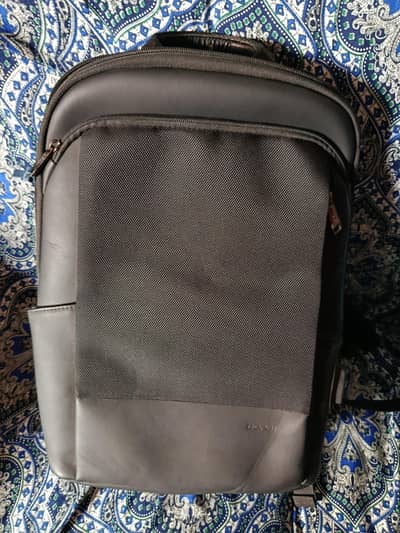Good condition laptop bag imported.