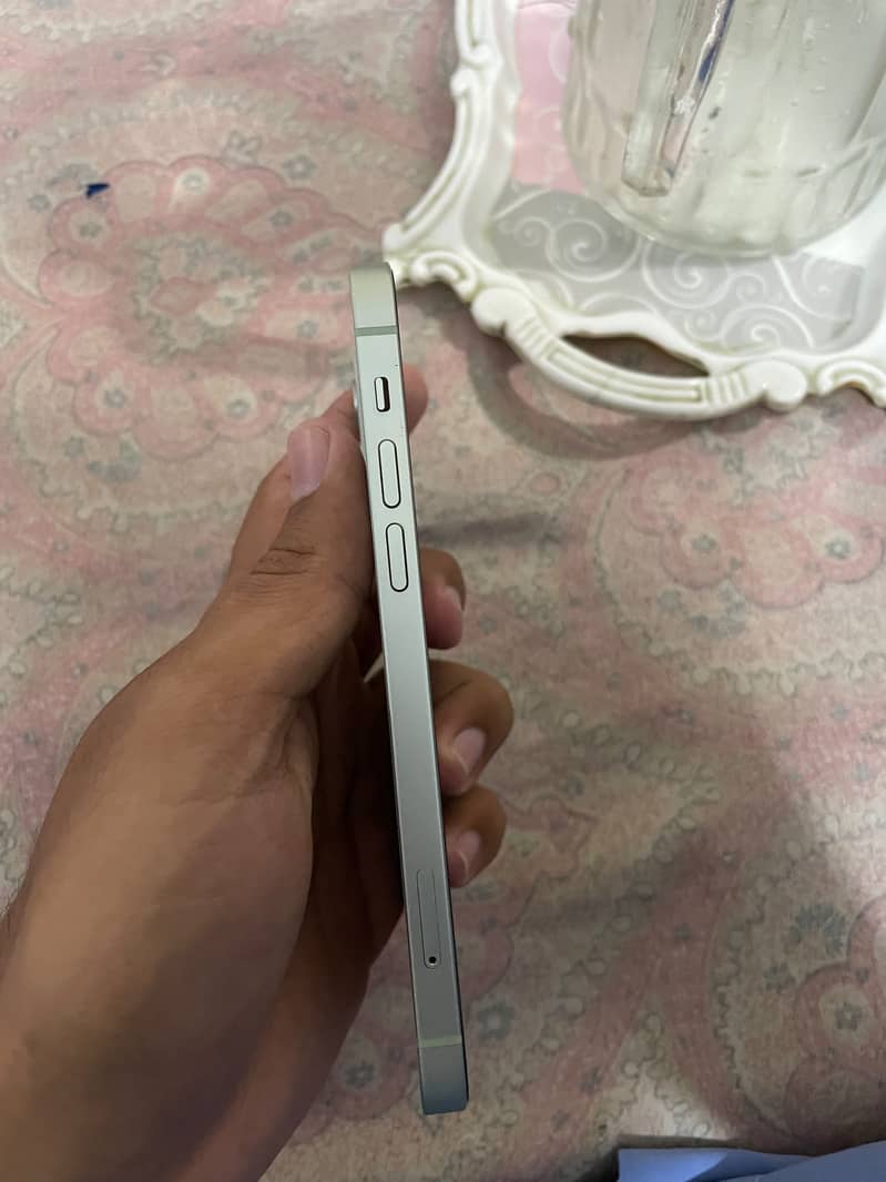 Iphone 12 3