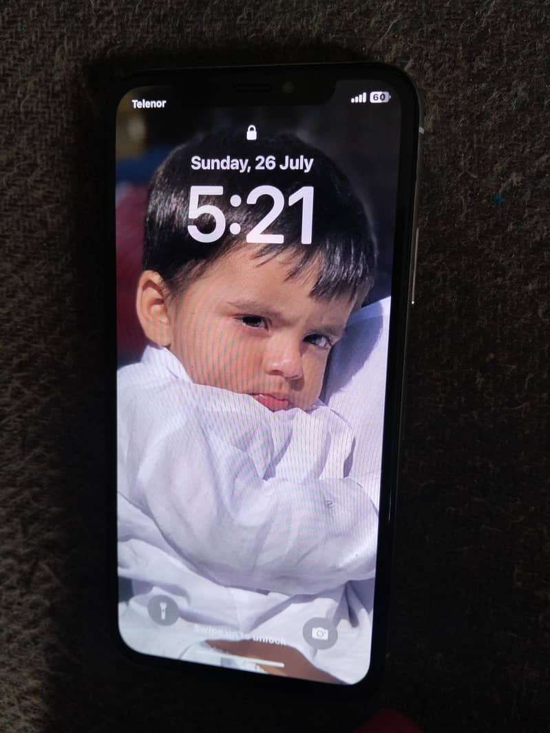 Apple iPhone X 0
