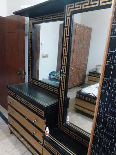 Dressing Table – Well Maintained