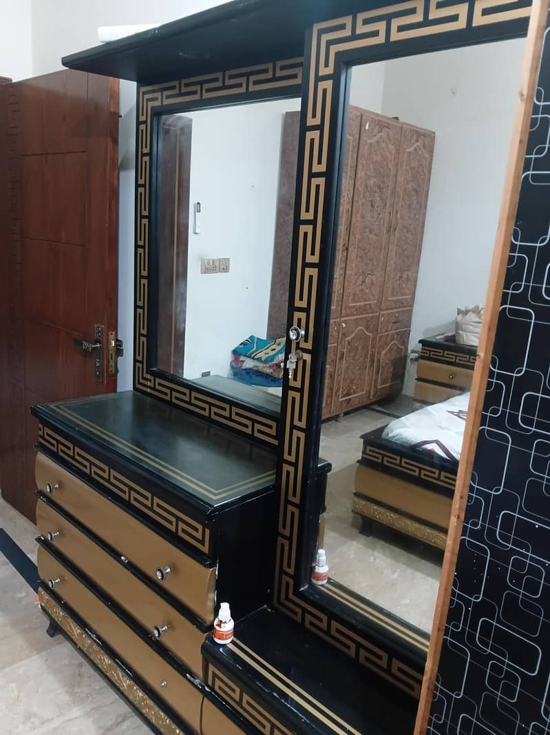 Dressing Table – Well Maintained 0