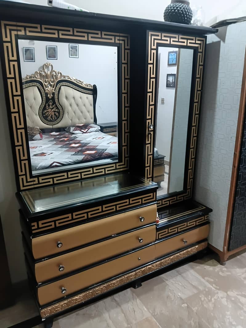 Dressing Table – Well Maintained 1