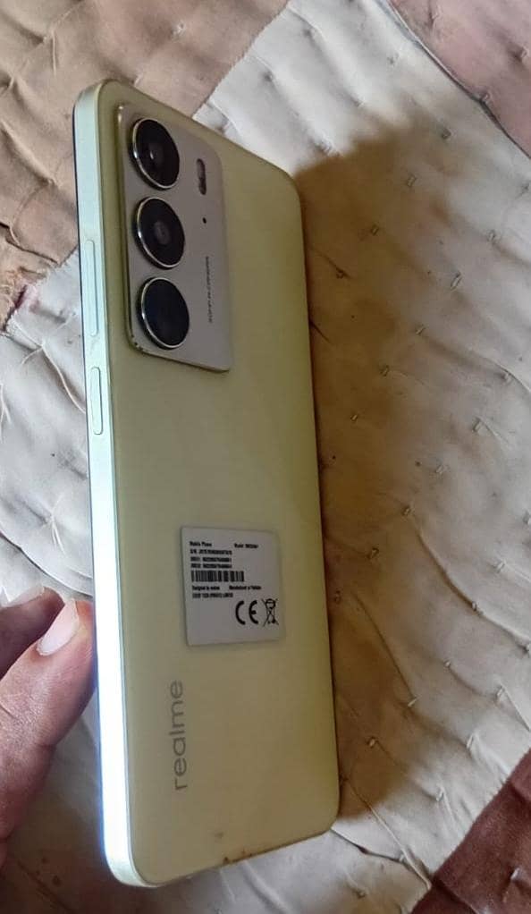Realme C75 1