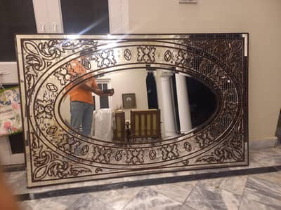 Elegant Wall Mirror – Excellent Condition