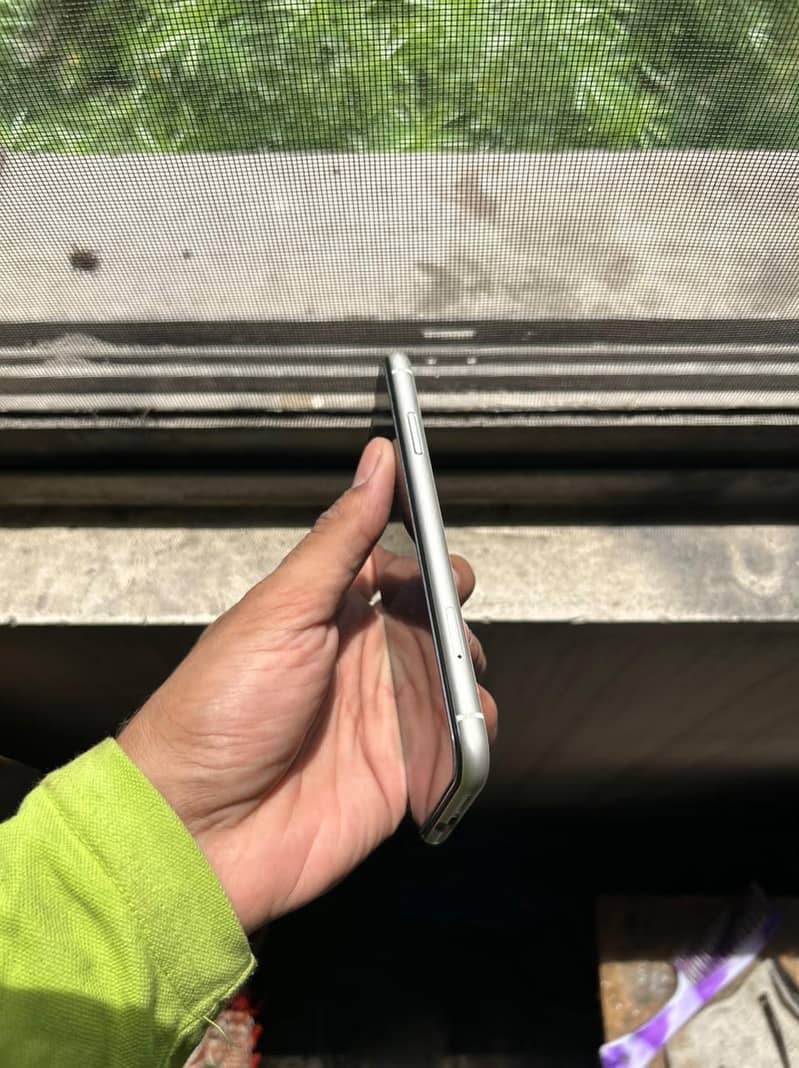Apple iPhone 11 1