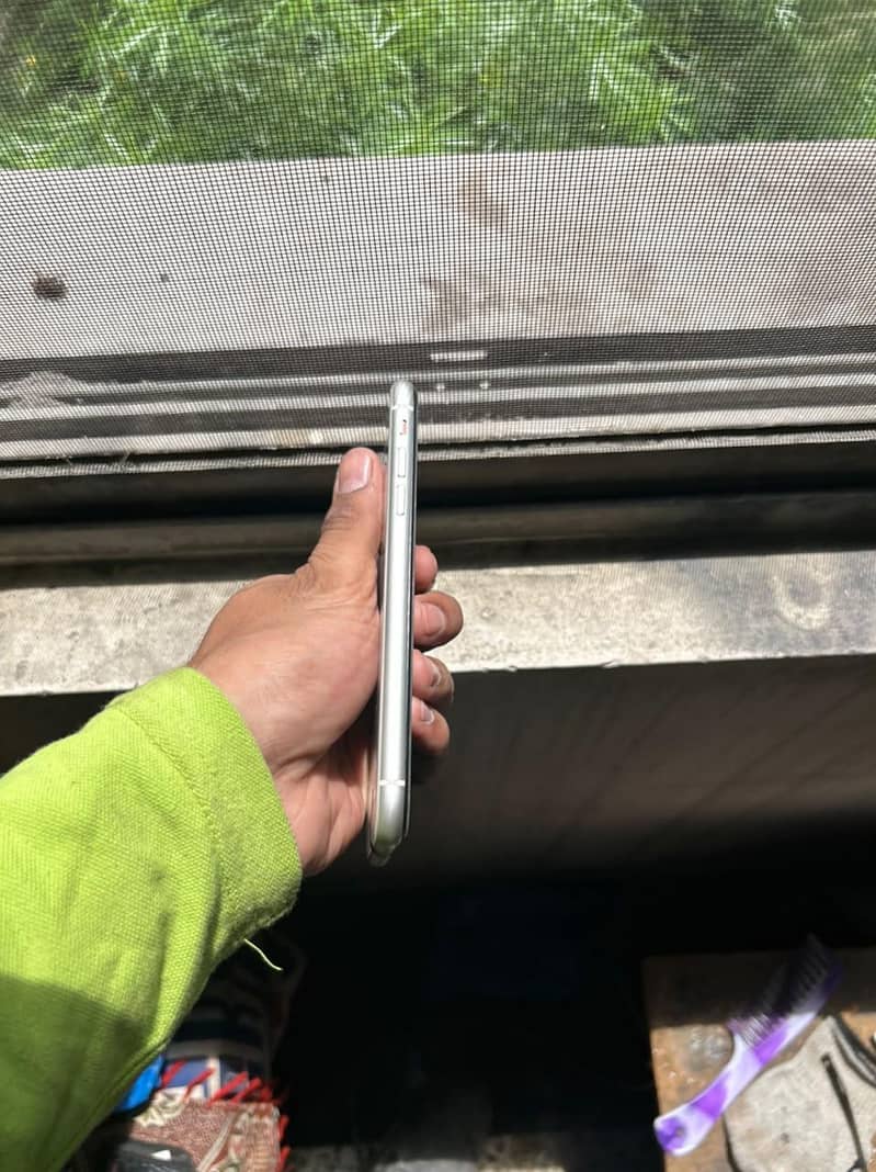 Apple iPhone 11 2