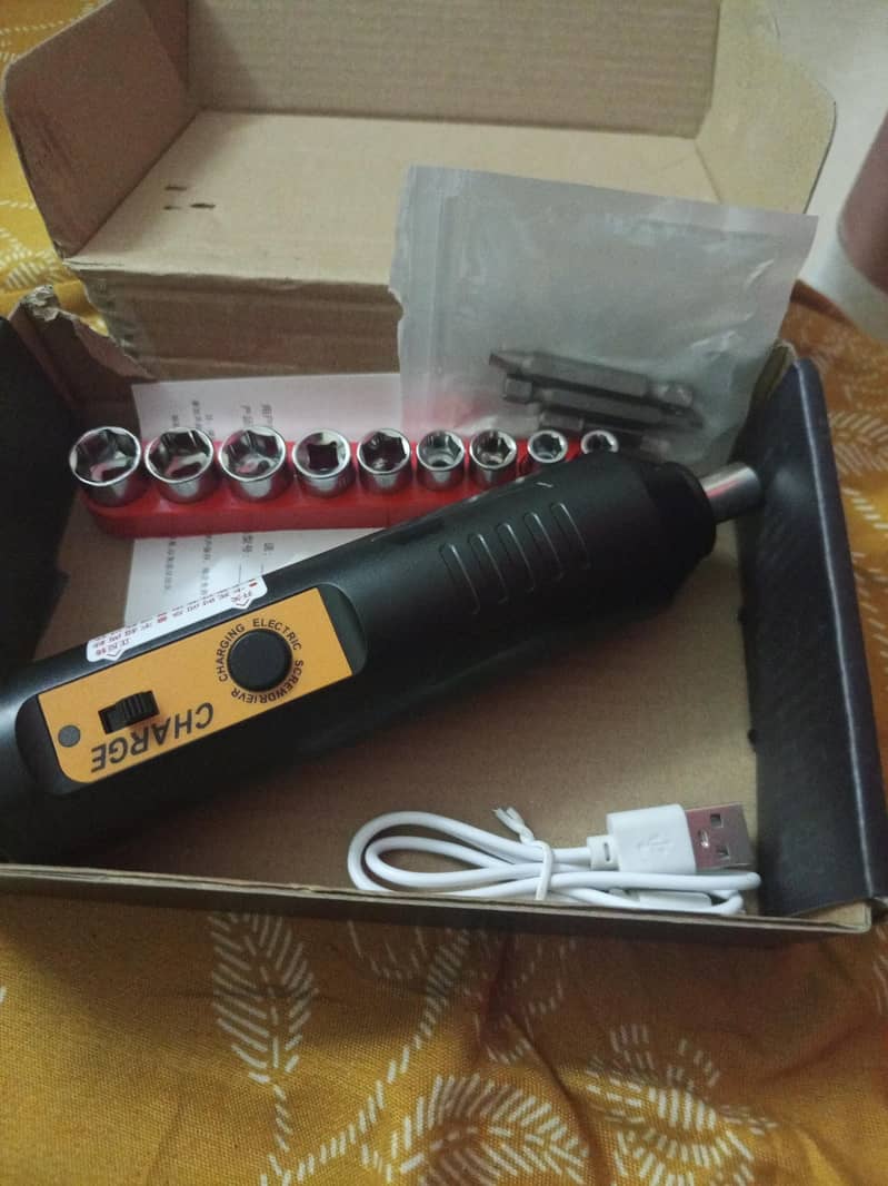 ELECTRICAL SCREWDRIVER 1