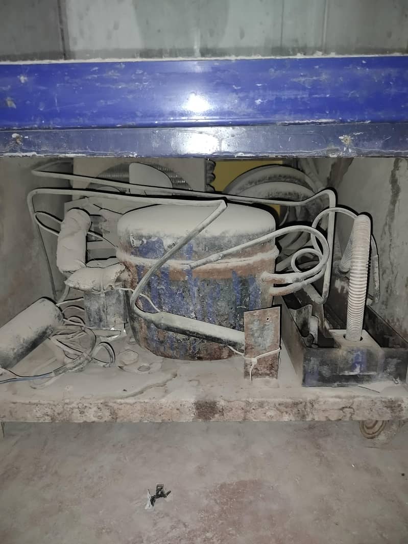 Refrigerator 0