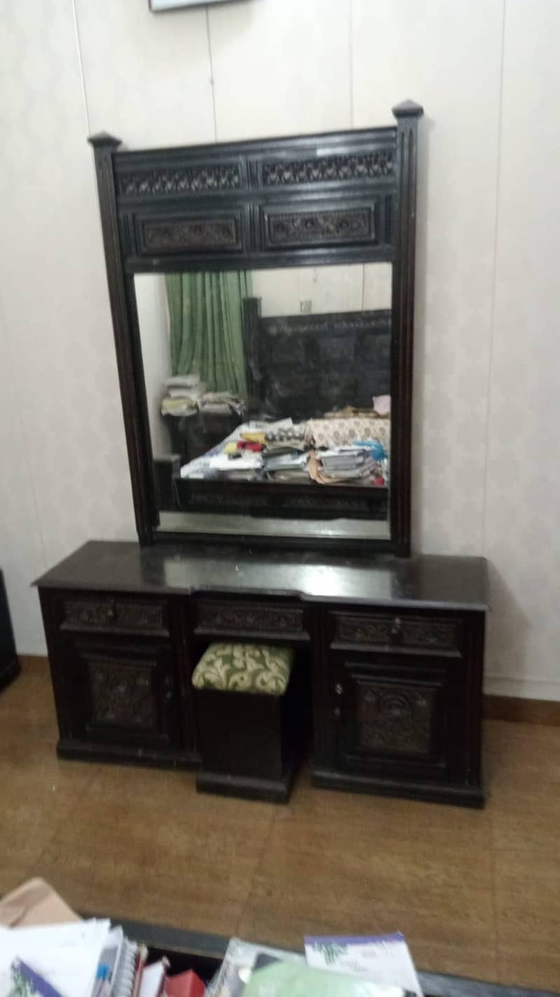 Bed set with Dressing Table 2