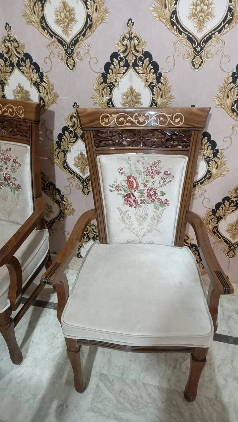 Dining table & chairs 1