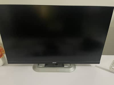 Boarder less Moniter