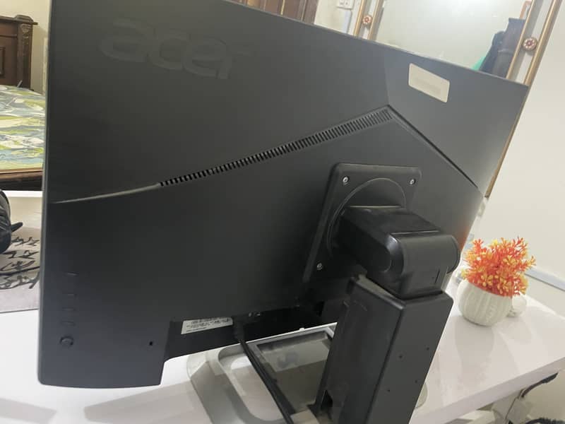 Moniter 1