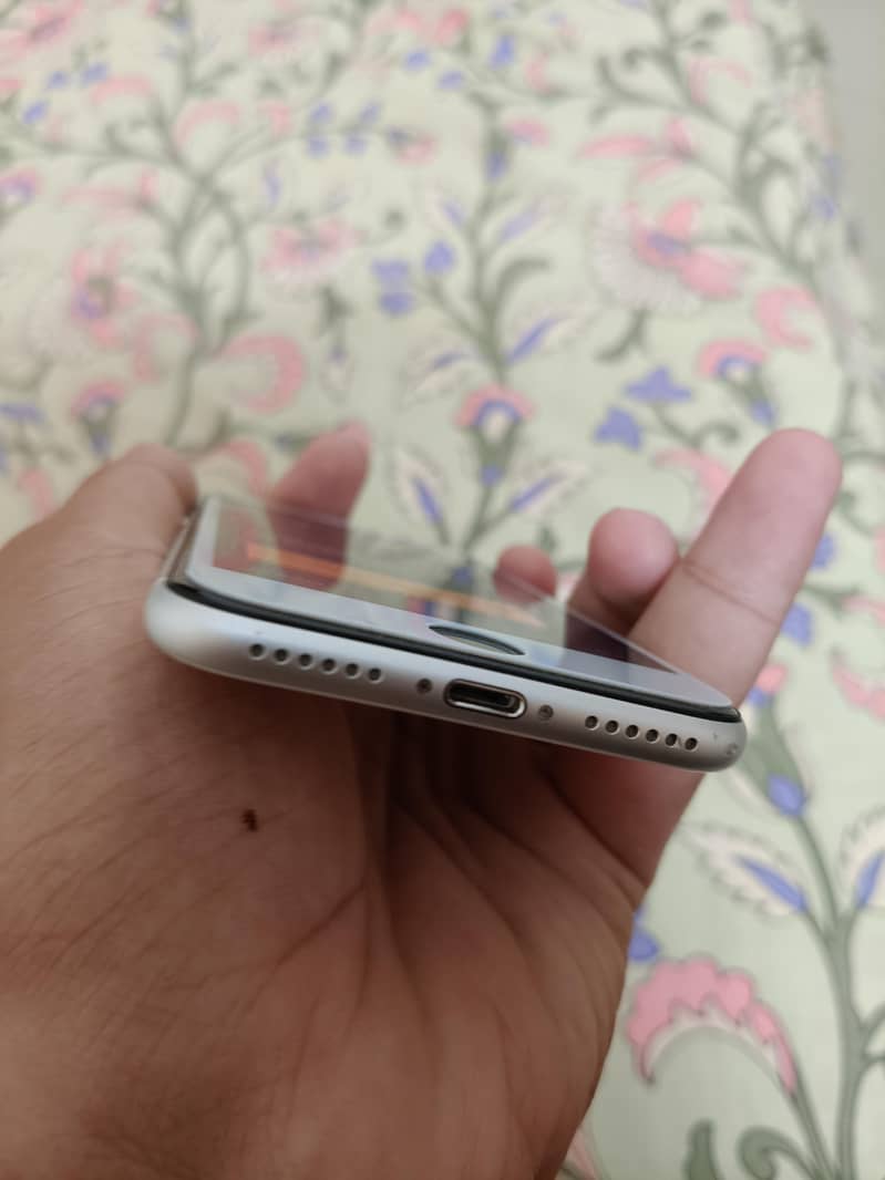 Apple iPhone SE 3