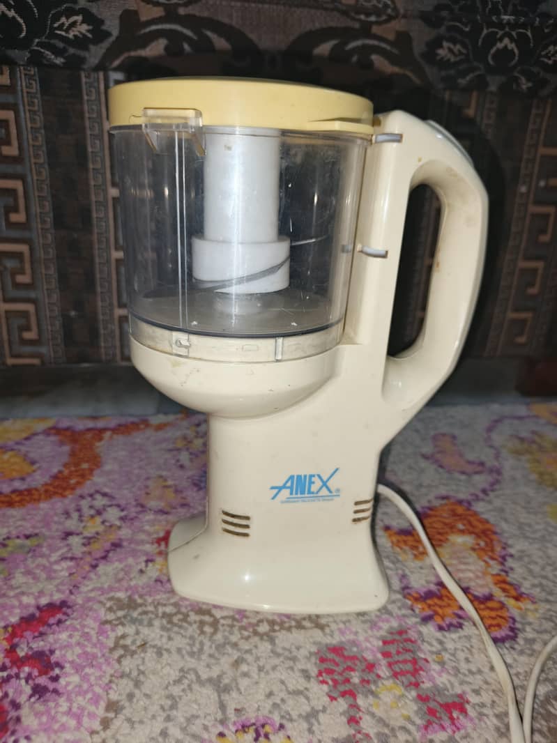 meat grinder 1