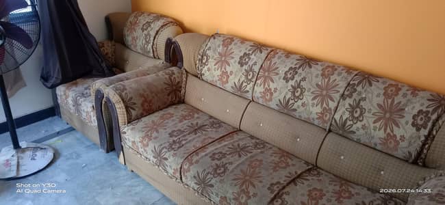 Sofa set with 2 chairs
