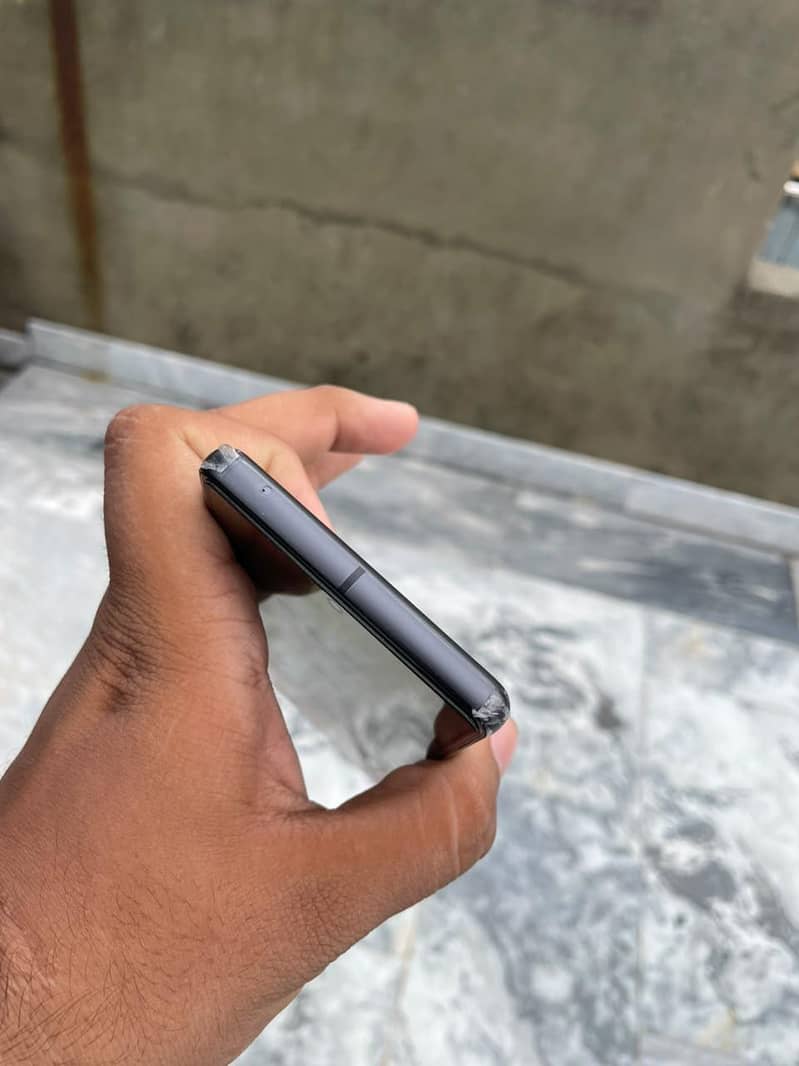 Google Pixel 7 4