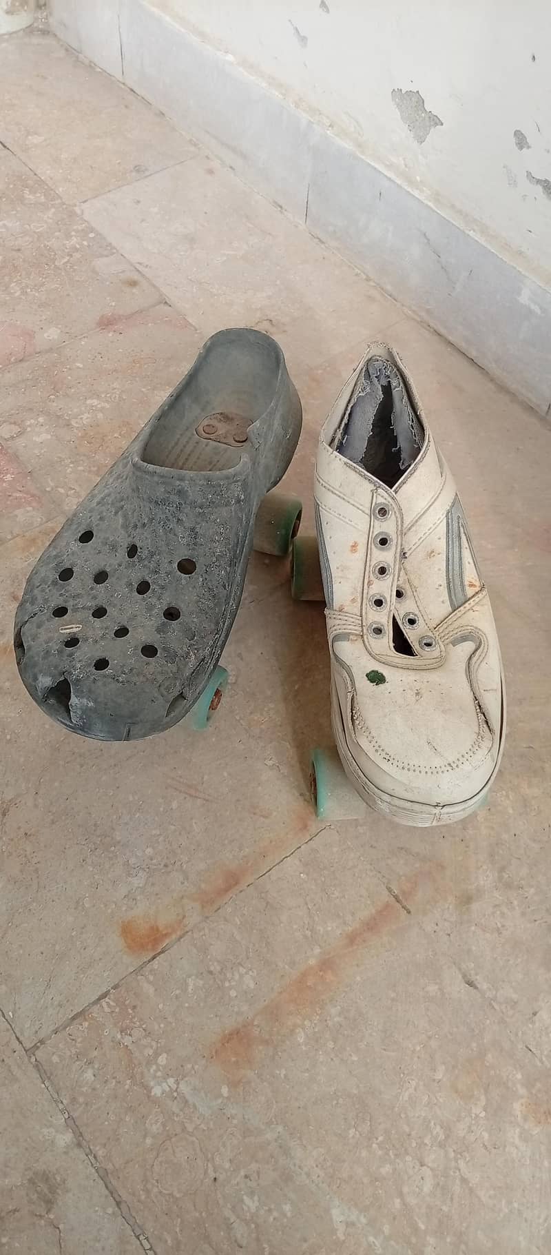 roller skates 0